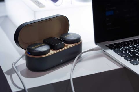 Ankerからワイヤレスマイク「AnkerWork M650」。3.5万円で200m伝送