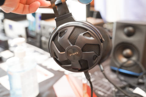 FiiO初デスクトップ用アクティブスピーカー。初の開放型ヘッドフォンも