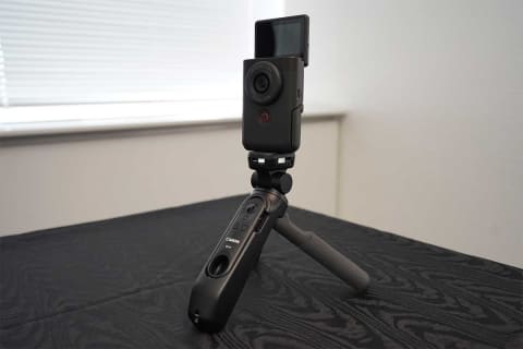 Canon Vlog PowerShot V10本体＋純正グリップ（ミニ三脚） キヤノン