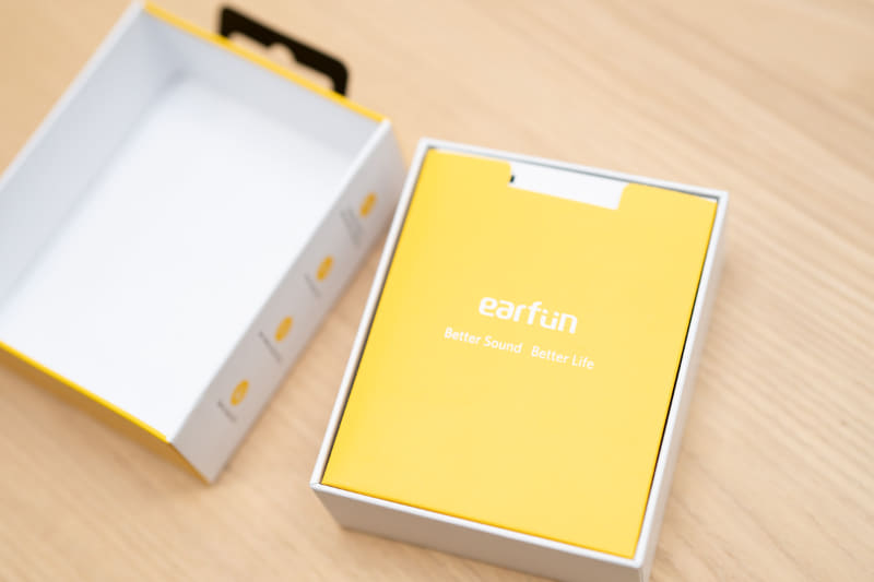 余談だが、パッケージのデザインもかわいい。付属品も充実している