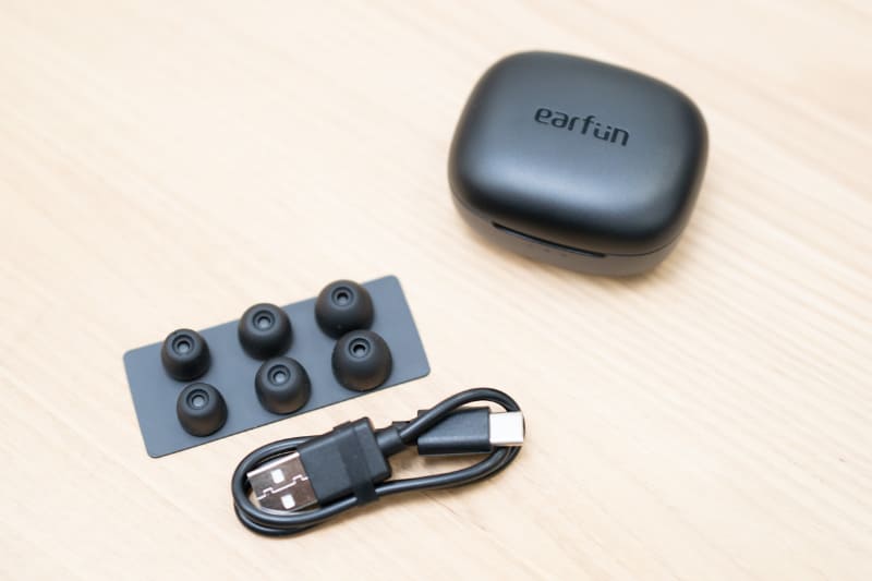 余談だが、パッケージのデザインもかわいい。付属品も充実している