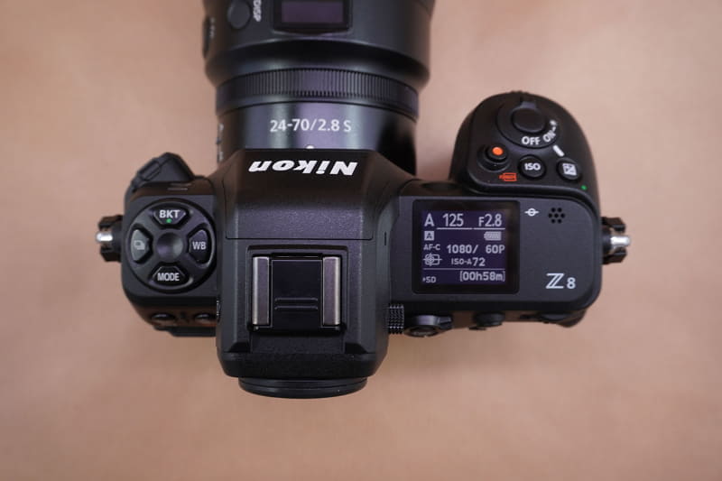 シンプルだが情報量は多い軍艦部