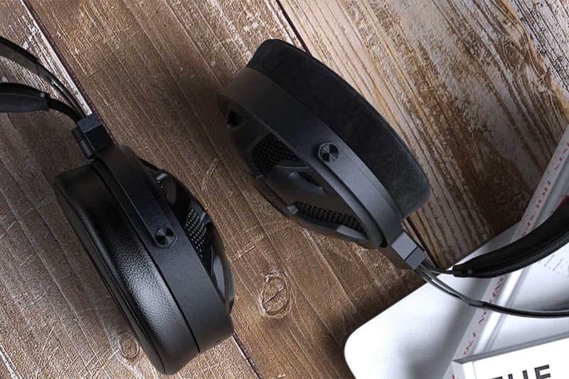 2種類のイヤーパッドが付属する