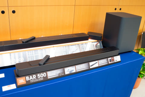 JBL、サイドウッドの未発表コンポ。大型アクティブモニター「4329P」が