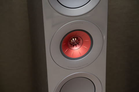 KEF、新Rシリーズスピーカーに注目。“レーザーディスクを最新AV機器で