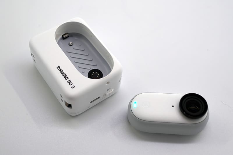 カメラユニットが分離できる。左がアクションポッドだ