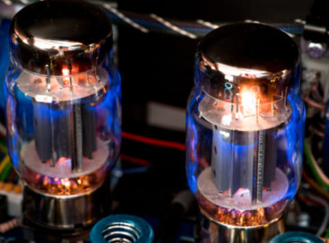 CANOR AUDIO、トライオード/ウルトラリニア切替可能な真空管アンプ「AI