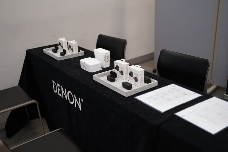 地下には静かな測定・試聴用ブースも