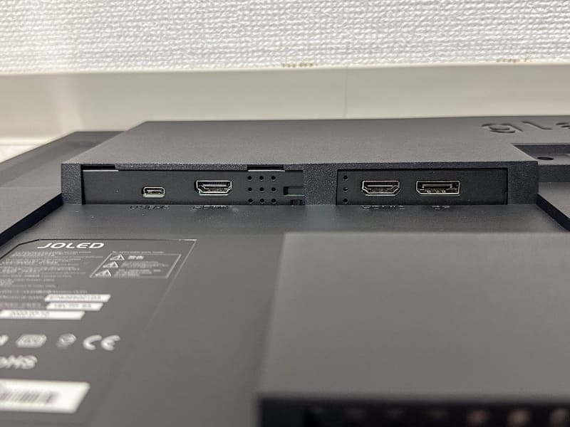 入力端子はHDMI×2、DisplayPort×1。USB-Cもあるが、こちらは映像入力には使えない