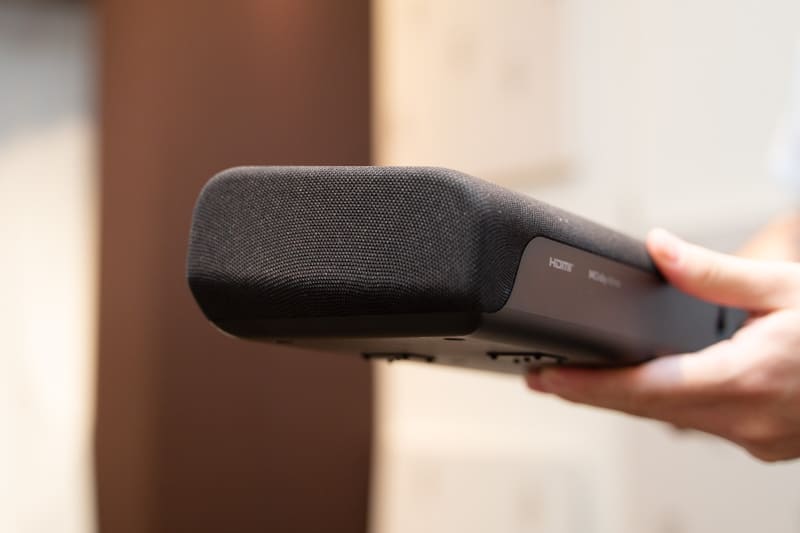 SR-B40Aのバースピーカー側面。穴が無い