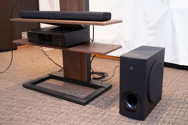 「SR-B40A」はサウンドバーと別体のサブウーファーがセットになっている