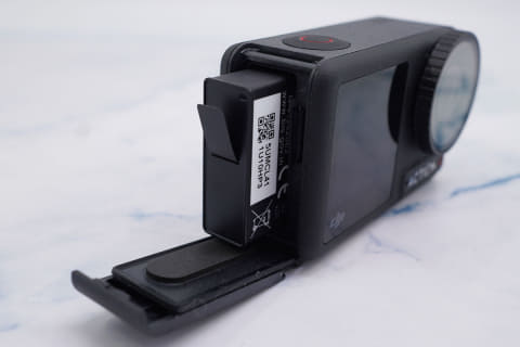 ビデオカメラ DJI OSMO ACTION4 DJI Osmo Action 4 Adventure Combo - 4K Waterproof Action Camera