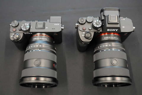 ソニー、手のひらフルサイズ「α7C」後継機。高解像モデルも - AV Watch