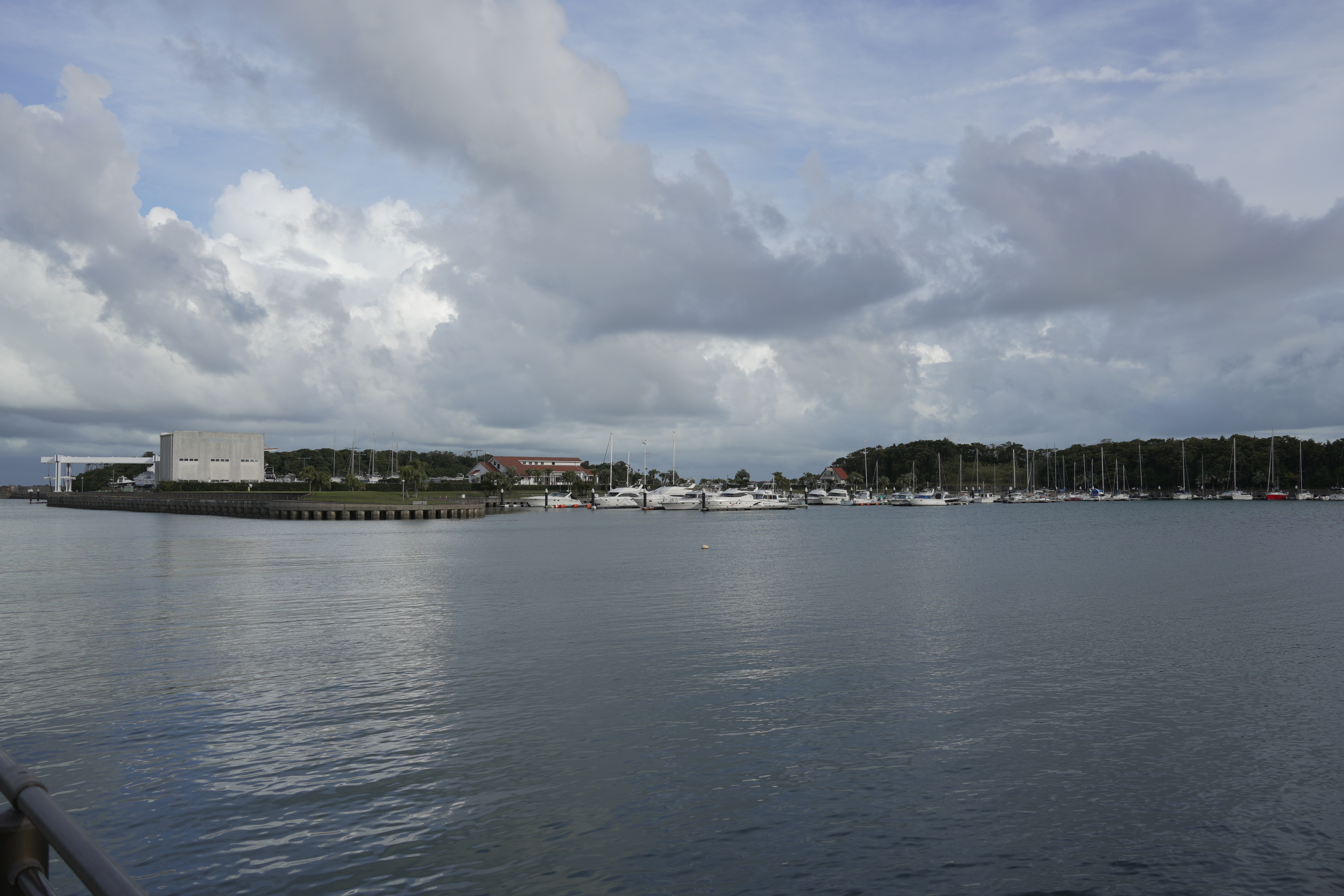 28mmワイド端静止画