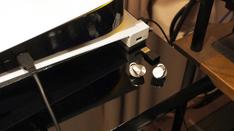 PS5のUSB端子にBluetoothトランスミッターを装着し、EAH-AZ80でゲームの音を聴いてみた
