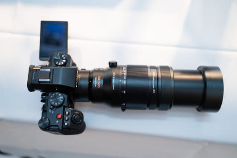 LUMIX、秒間75コマの高速連写で8段手ぶれ補正のマイクロフォーサーズ