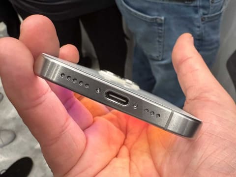 西田宗千佳のRandomTracking】ついにUSB-Cへ。iPhone 15・15 Proを実機