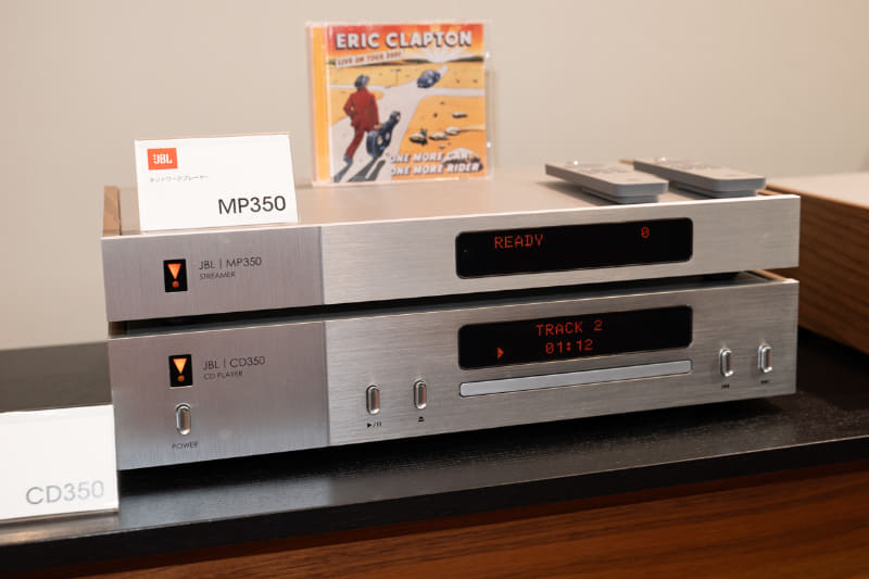 下からCDプレーヤー「CD350」、ネットワークプレーヤー「MP350」