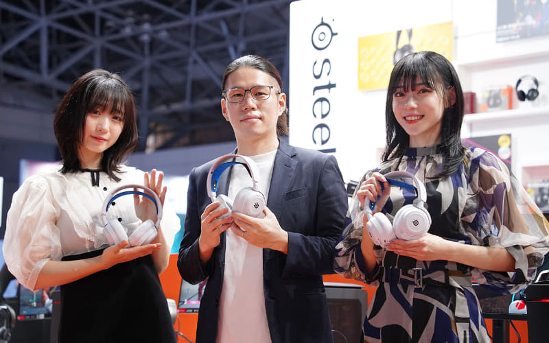 ブランドアンバサダーに就任した3人。左から伊織もえ、OooDa、石塚朱莉