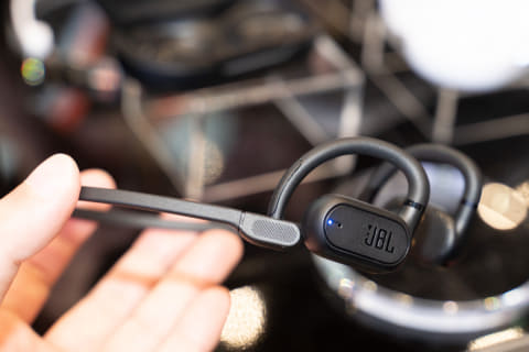 JBL“耳をふさがない”完全ワイヤレス「SOUNDGEAR SENSE」。ネックバンド