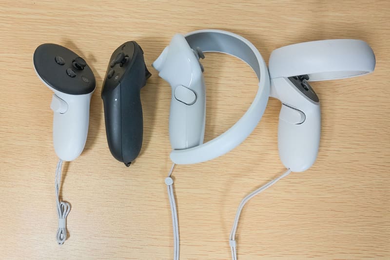 左から、Quest 3・Quest Pro・PICO 4・Quest 2のコントローラー