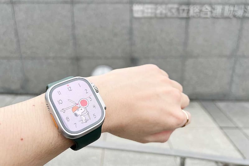 筆者が通っている公営プールも含め、条件付きでウェアラブル端末着用OKとされている場所も増えてきた