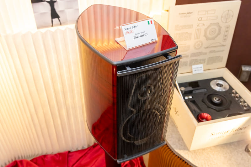 Sonus faberのブックシェルフ「Guarneri(ガルネリ) G5」も参考出品されていた