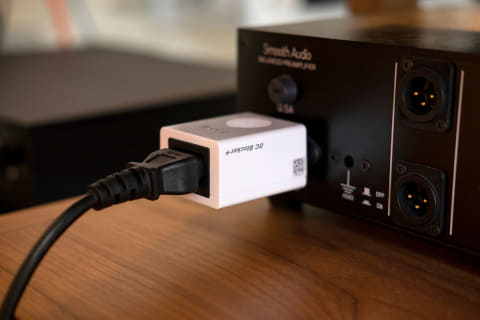 iFi、トランス鳴きを抑える大電流対応版「DC Blocker+」 - AV Watch