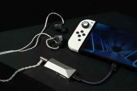 Astell&Kern、USB着脱式でデュアル出力のポータブルUSB DAC「AK HC4