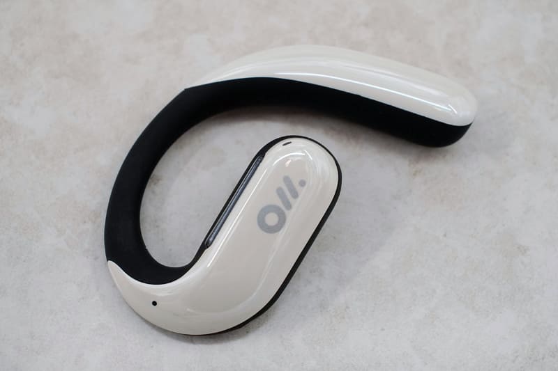 上部の細長いバーが操作ボタン