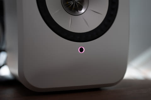 手が届く究極デスクトップスピーカー、KEF「LSX II LT」の音とコスパが