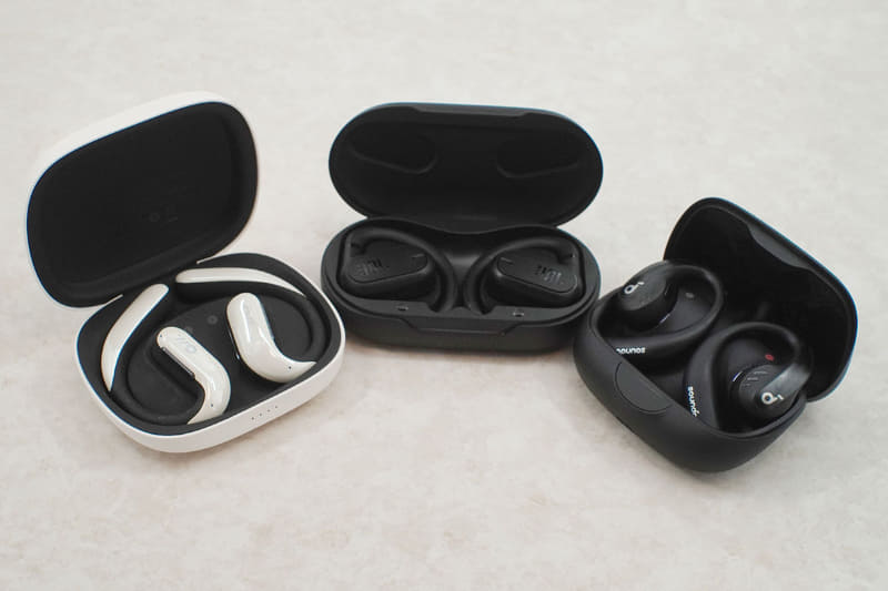 左からOLADANCE AUDIO「Oladance OWS Pro」、JBL「JBL SOUNDGEAR SENSE」、Anker「Soundcore AeroFit Pro」