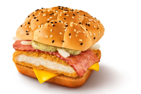 マクドナルドに「ゴジラバーガー」誕生。1月5日から提供 - AV Watch