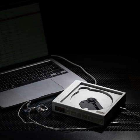 水月雨からポータブルCDプレーヤ。PC接続でデスクトップ運用も - AV Watch