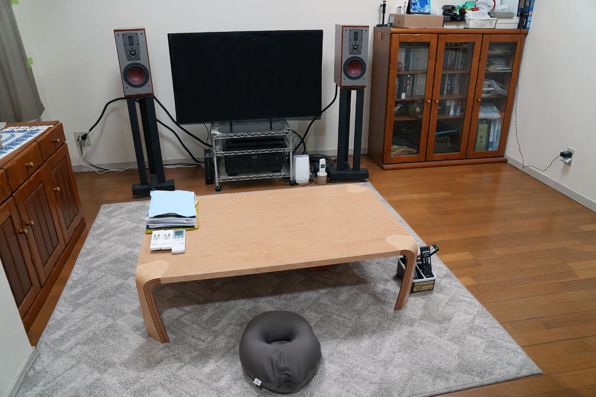 まずはリビングに設置してみる
