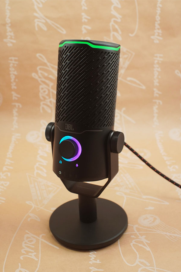 本格マイクのたたずまい、Quantum Stream Studio