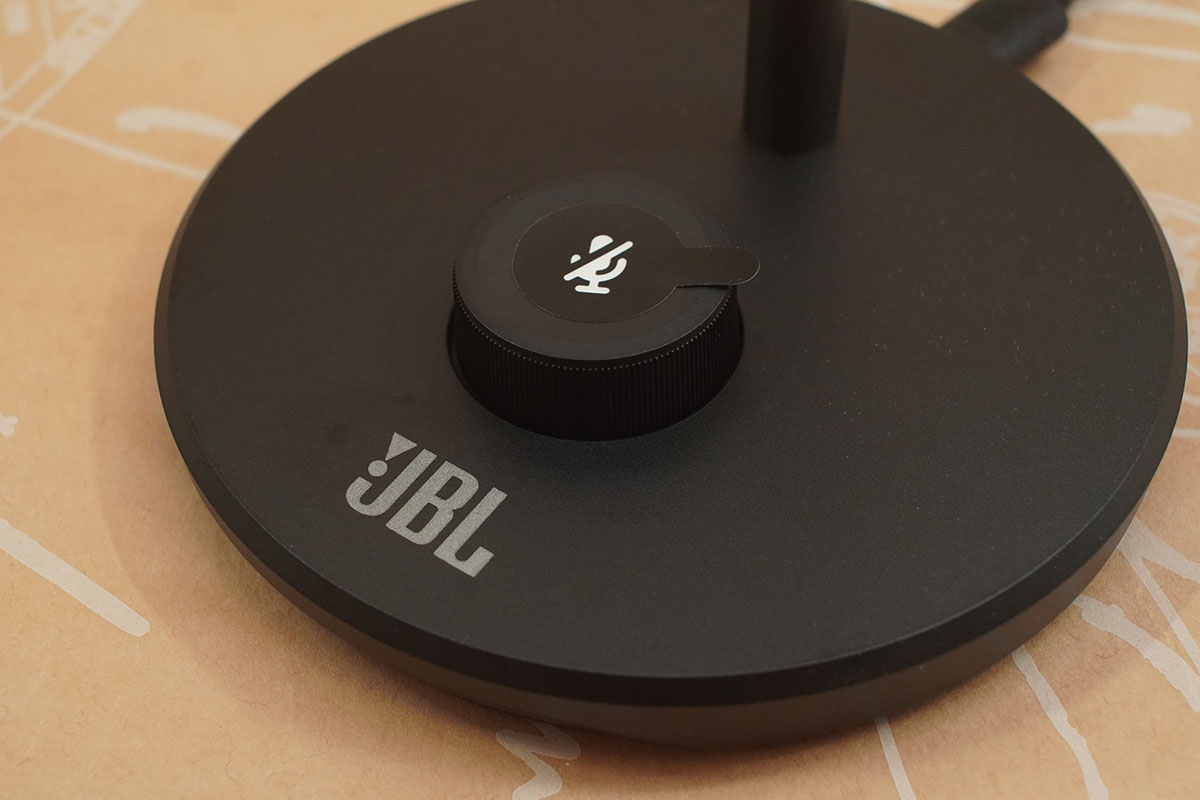 ダイヤルでマイクゲインやモニターレベルが変更できる