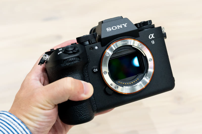 「α9 III」