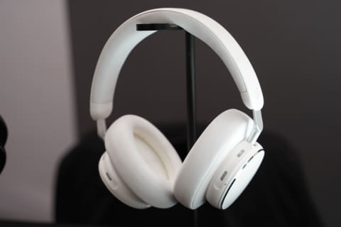 【新品同様】AKG N9 HYBRID ワイヤレスヘッドホン ホワイト AKG N9 Hybrid | Wireless over-ear noise cancelling headphones