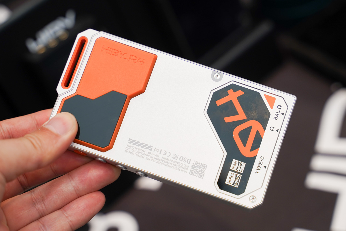 HiBY Music「R4」は、手頃な価格とデザイン性を追求した、AndroidベースのDAP