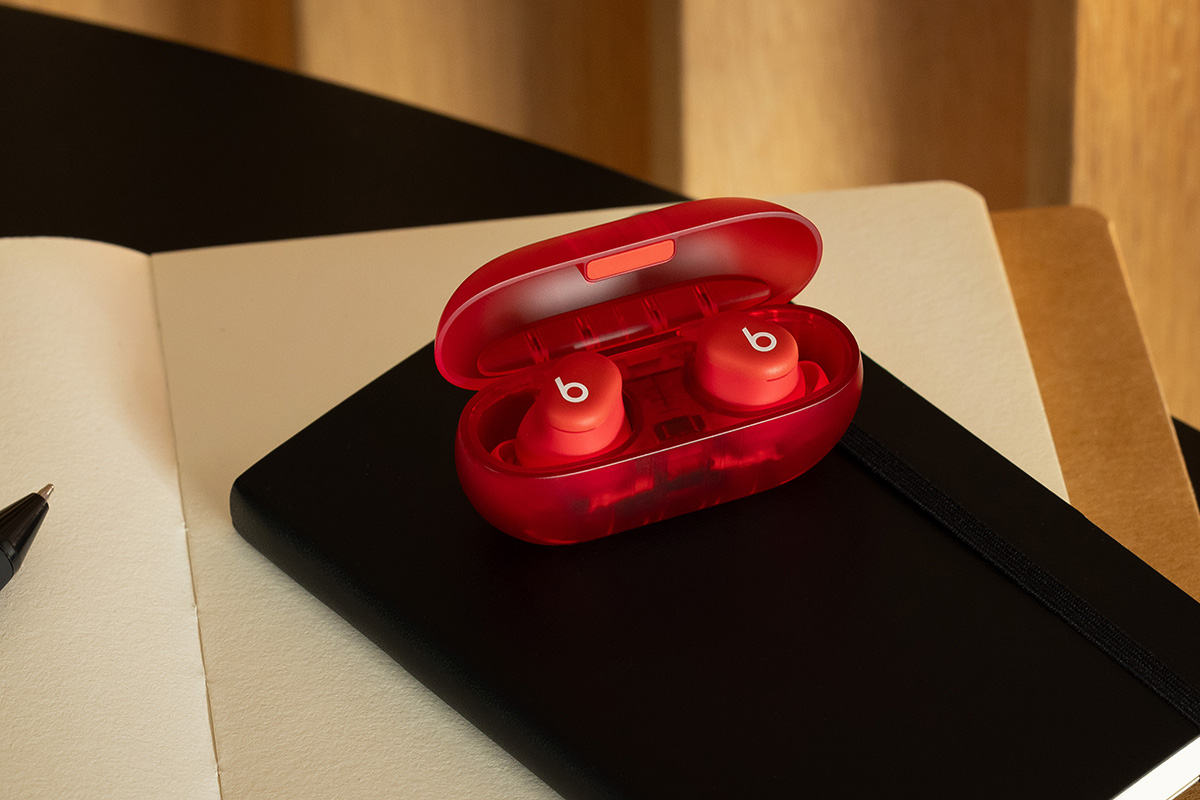 Beats Solo Budsトランスペアレントレッド