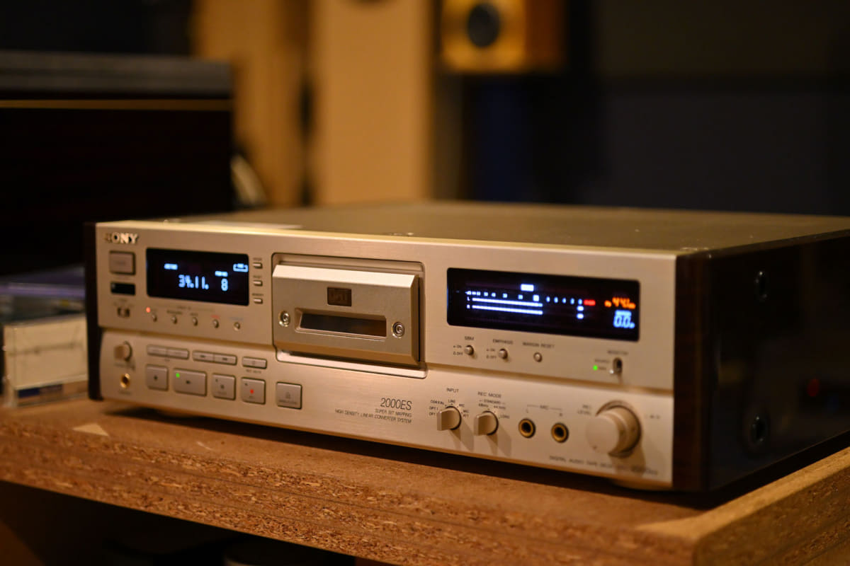 ソニー最後の最高級機「DTC-2000ES」。同社が推進していたカレントパルスDACの音が存分に味わえる一台