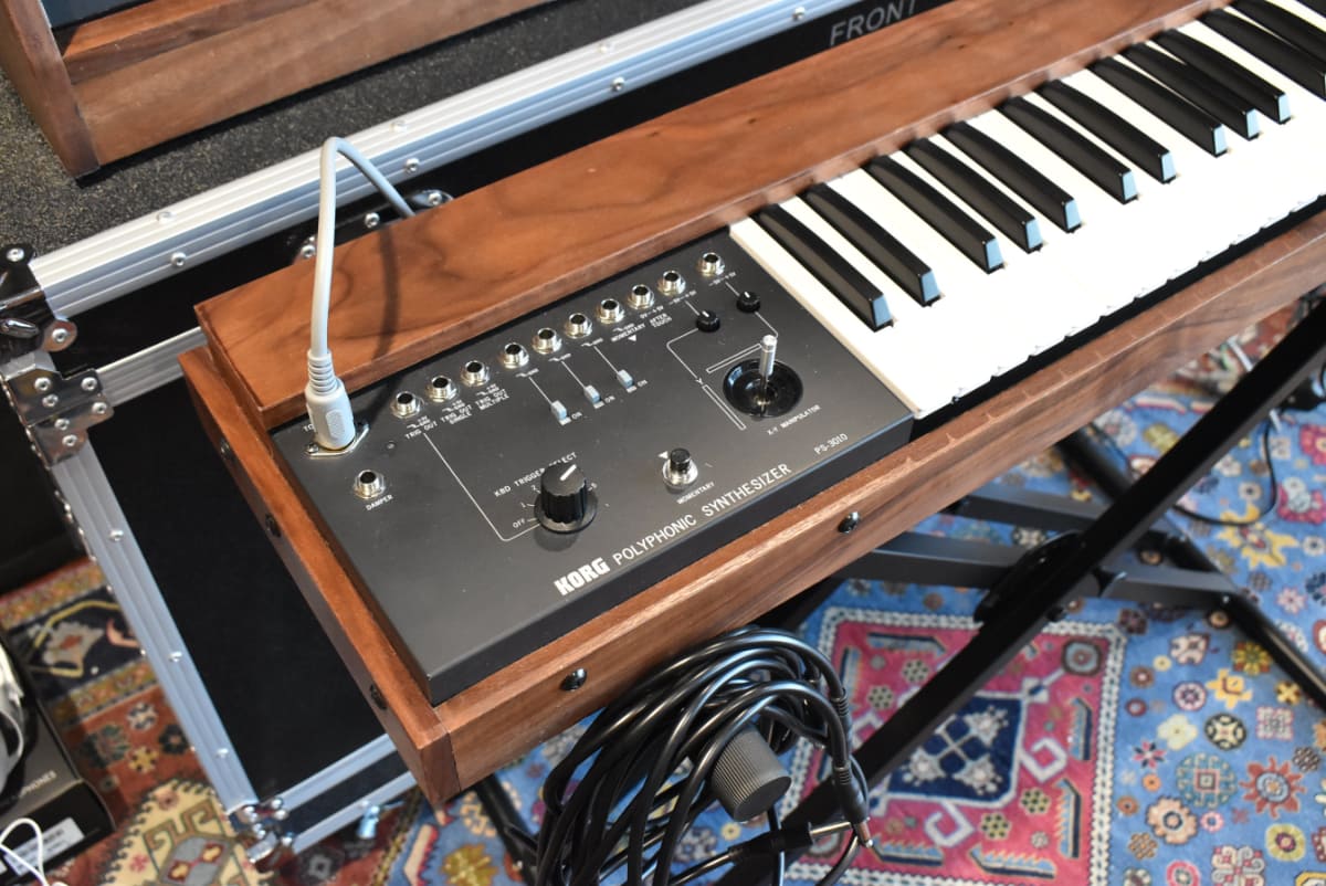 専用のアナログキーボード