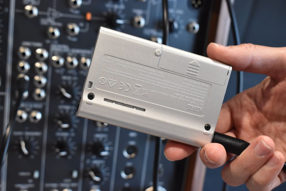 単4電池2本で駆動する