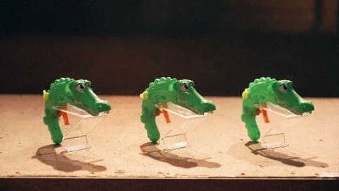 ワニちゃん NHK、6月魔改造は「ワニちゃん水鉄砲」で巨大ろうそく消し - AV Watch