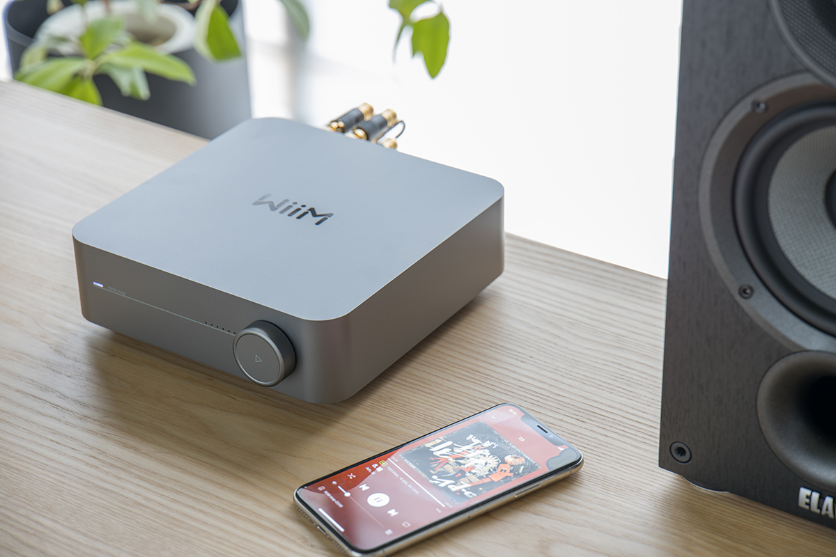 アンプ内蔵のオールインワンモデル「WiiM AMP」のシルバー