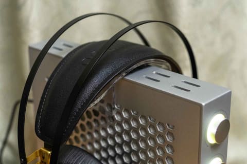 FiiO DK-K9 ヘッドホンアンプ K9-PRO 専用縦置きスタンド FiiO DK-K9 ヘッドホンアンプ K9-PRO 専用縦置きスタンド