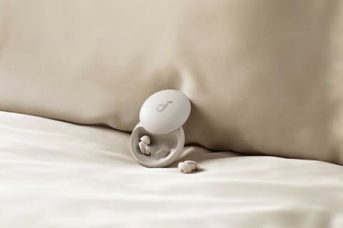 Anker、ノイキャン対応の耳掛け式イヤフォン。最大14時間駆動の