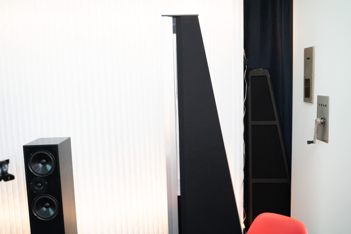 バーチカルツインタイプや長いリボンツイーターとウーファーを組み合わせた「DALI SKYLINE」など、これまでに様々な製品を手掛け、グローバルカンパニーに成長した