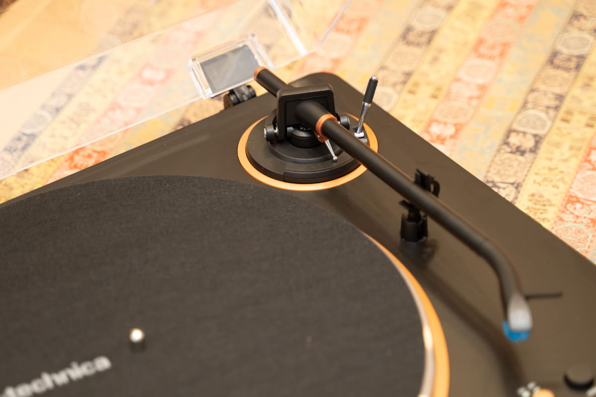 トーンアームのデザインを一新